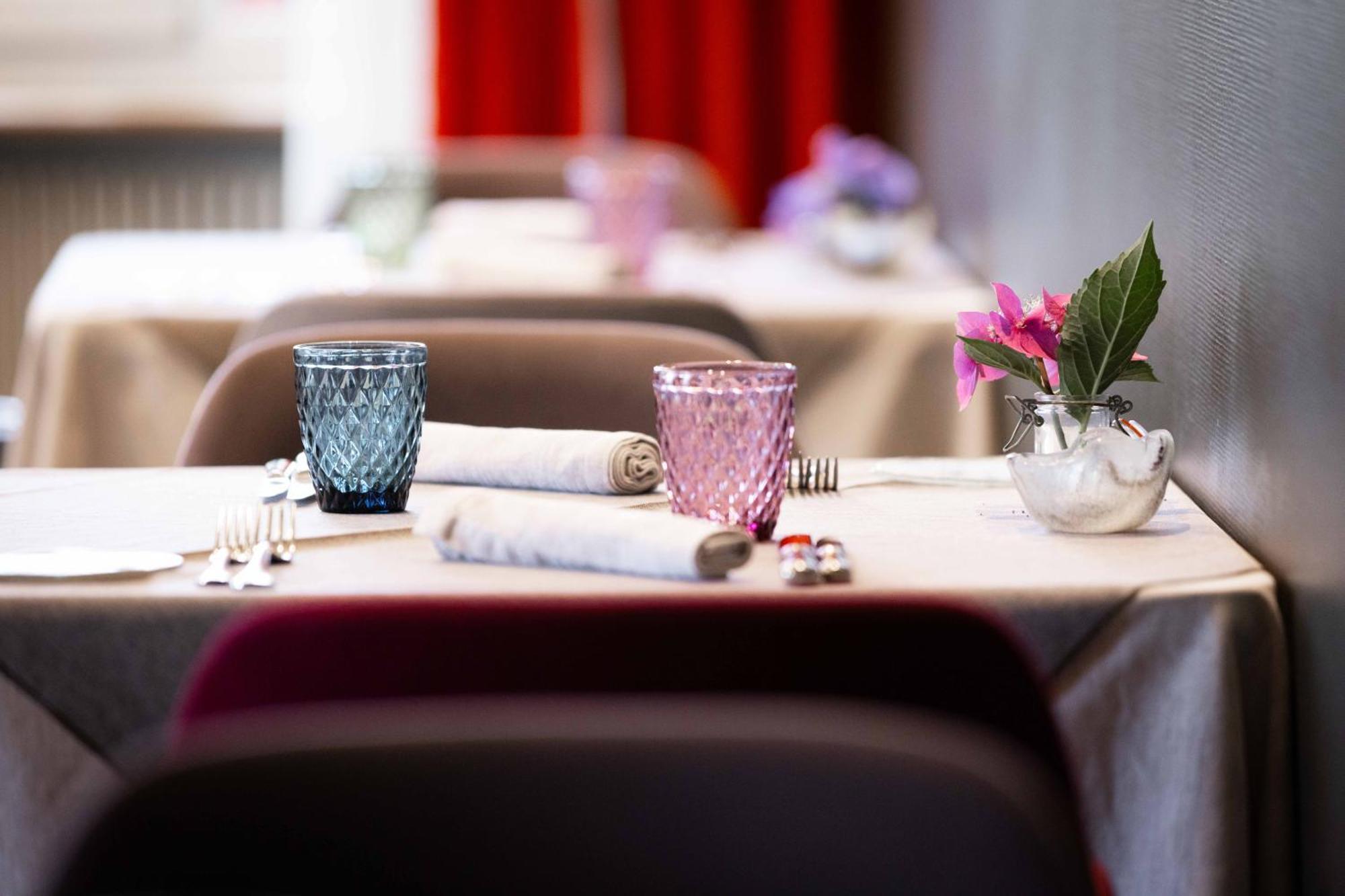 Logis Hotel Restaurant & Spa La Rochette Labaroche Eksteriør billede